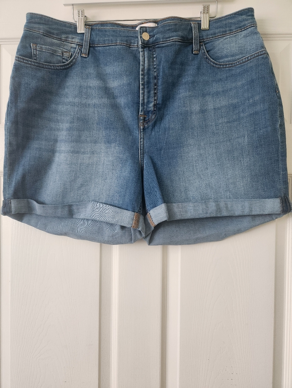 7 For All Man Kind Mid-Rise Light Blue Denim Shorts with Rolled Hem - Women's 20